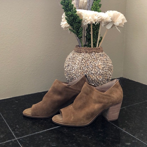 8.5 Lucky Brand Suede Peep-Toe Heels (3-Inch) - Picture 5 of 5